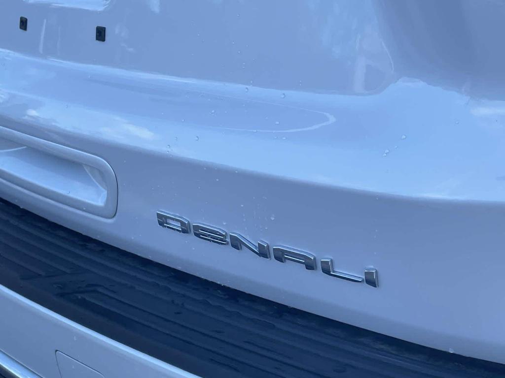 used 2023 GMC Yukon car