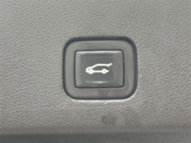 used 2023 Cadillac XT6 car, priced at $33,996