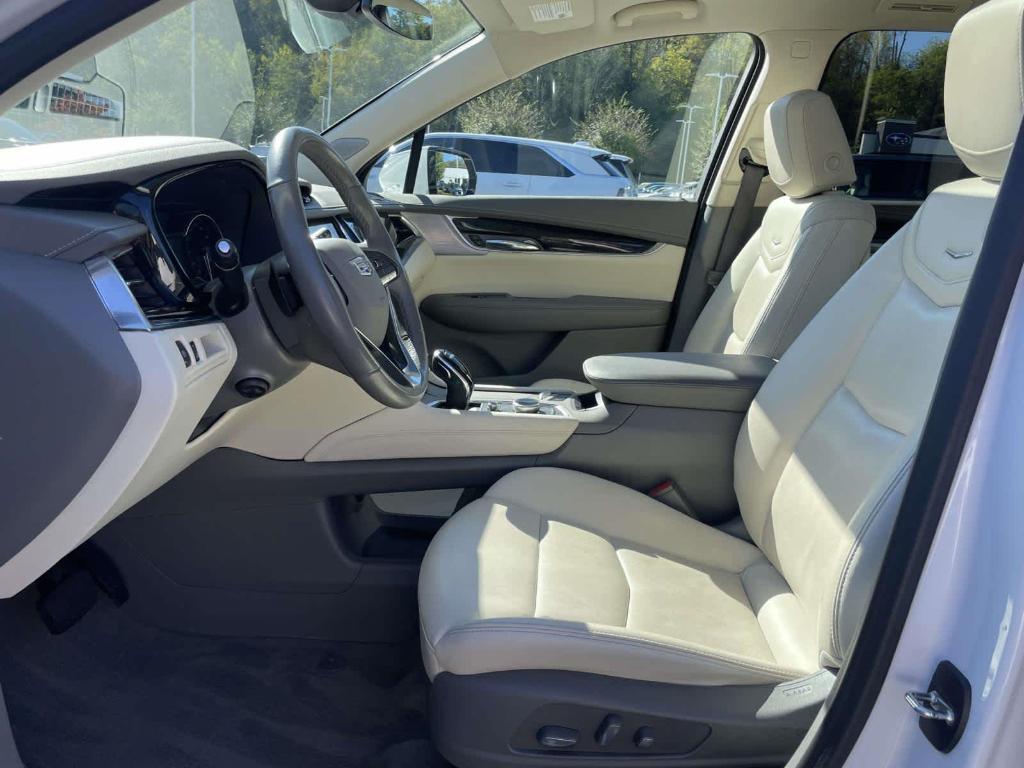 used 2023 Cadillac XT6 car