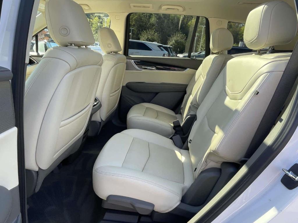 used 2023 Cadillac XT6 car