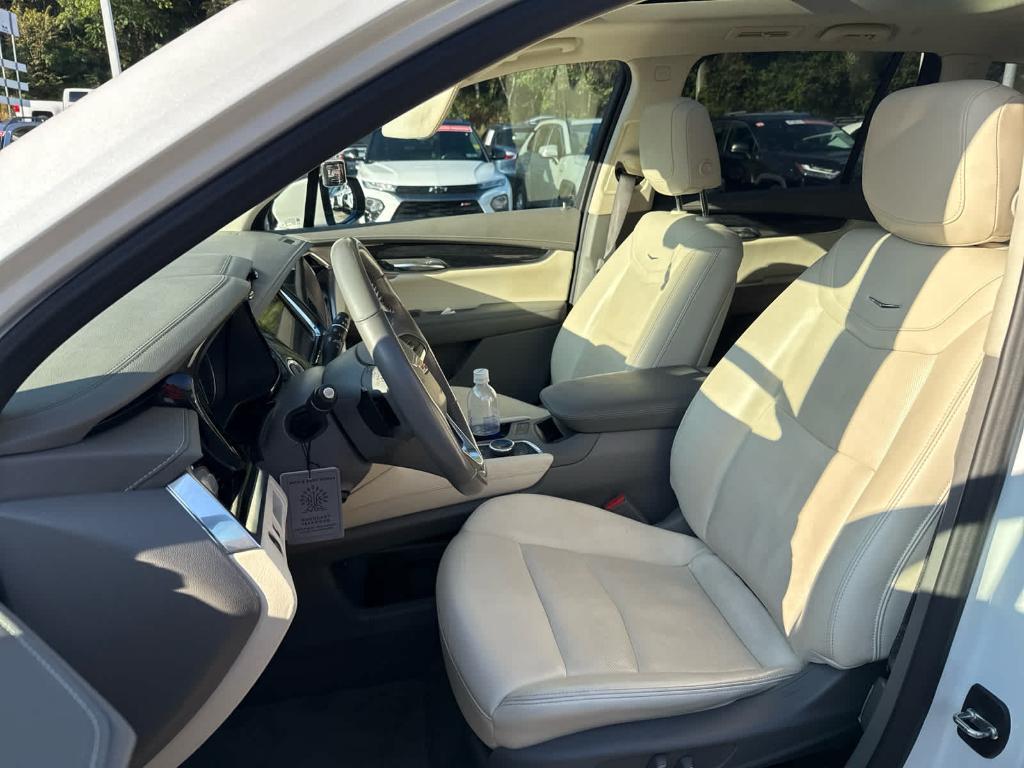 used 2023 Cadillac XT6 car