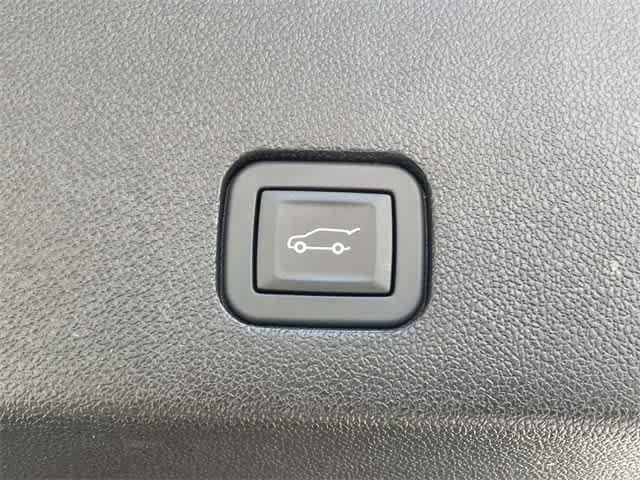 used 2024 Cadillac XT6 car