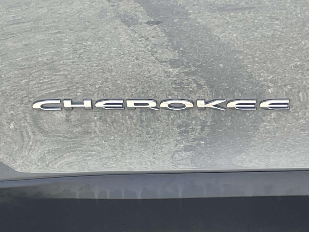 used 2021 Jeep Cherokee car, priced at $20,996
