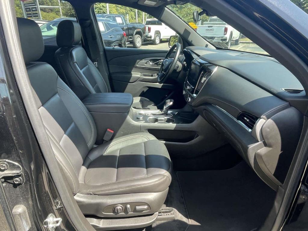 used 2023 Chevrolet Traverse car, priced at $28,799