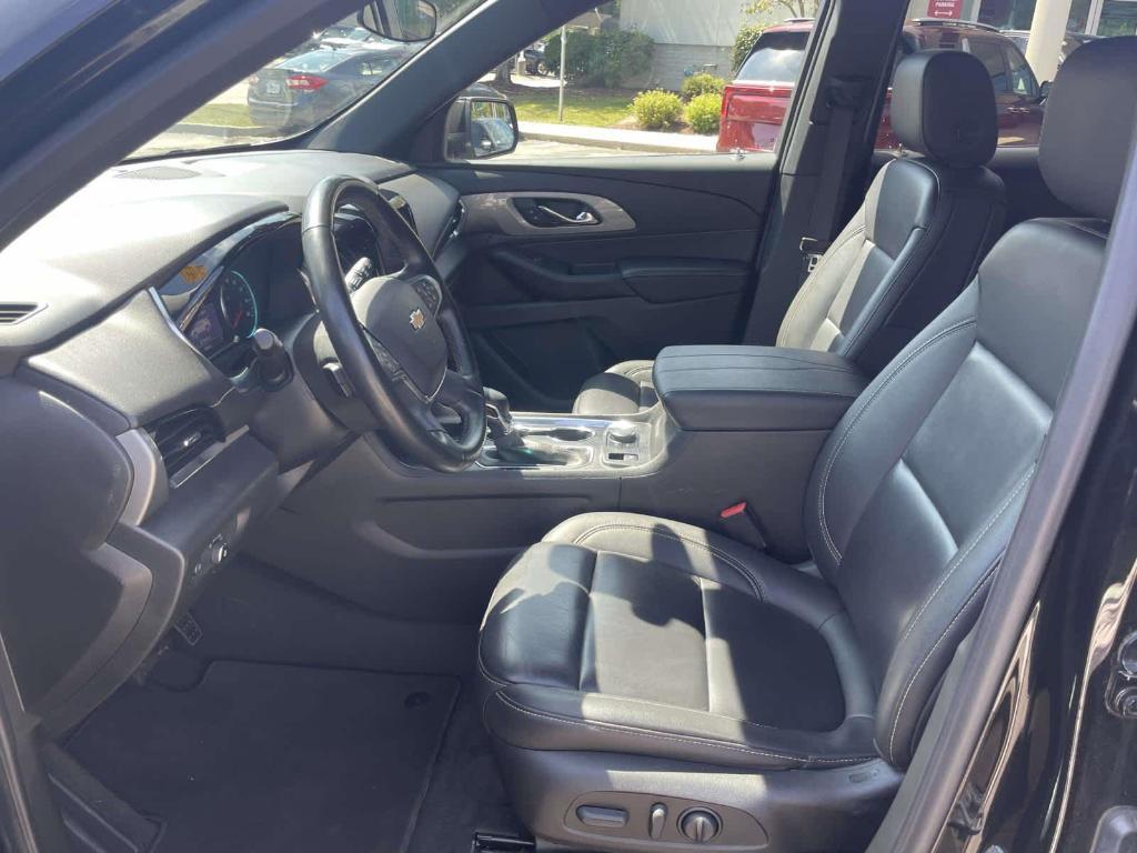 used 2023 Chevrolet Traverse car, priced at $28,799