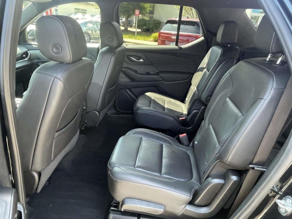 used 2023 Chevrolet Traverse car, priced at $28,799