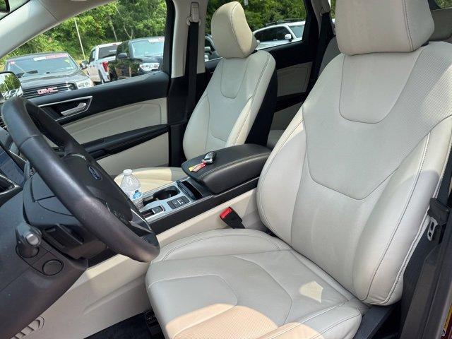 used 2022 Ford Edge car