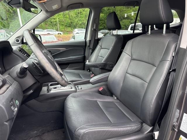used 2022 Honda Pilot car, priced at $33,996