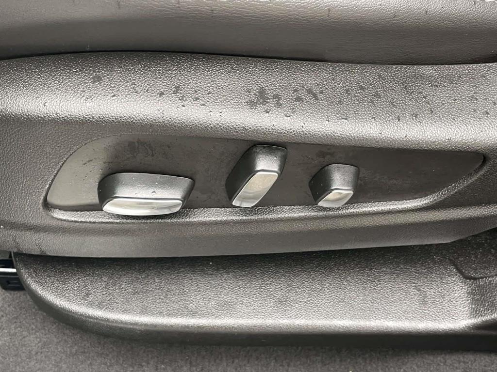 used 2023 Cadillac XT5 car, priced at $29,293