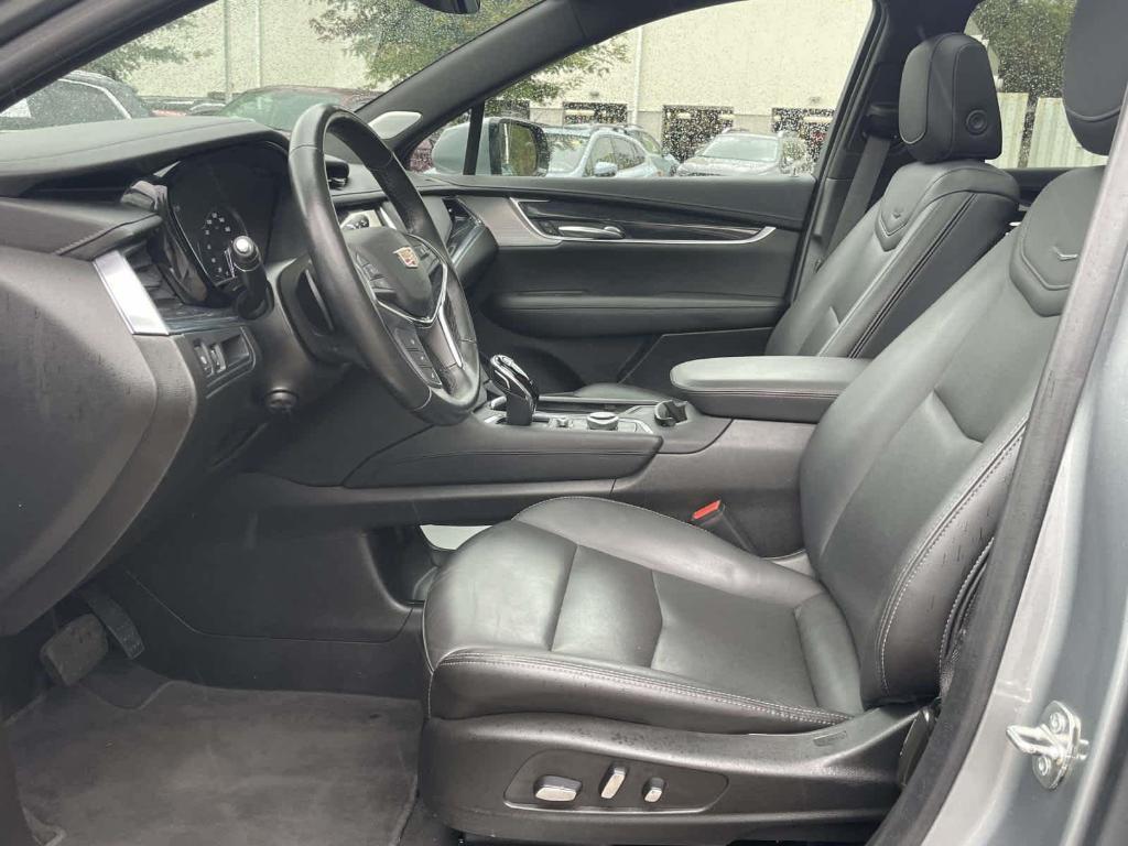 used 2023 Cadillac XT5 car, priced at $29,293