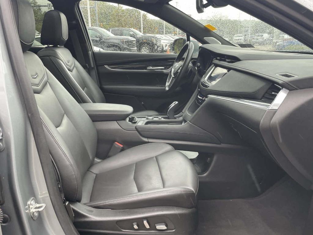 used 2023 Cadillac XT5 car, priced at $29,293