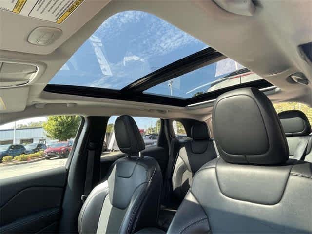 used 2019 Jeep Cherokee car