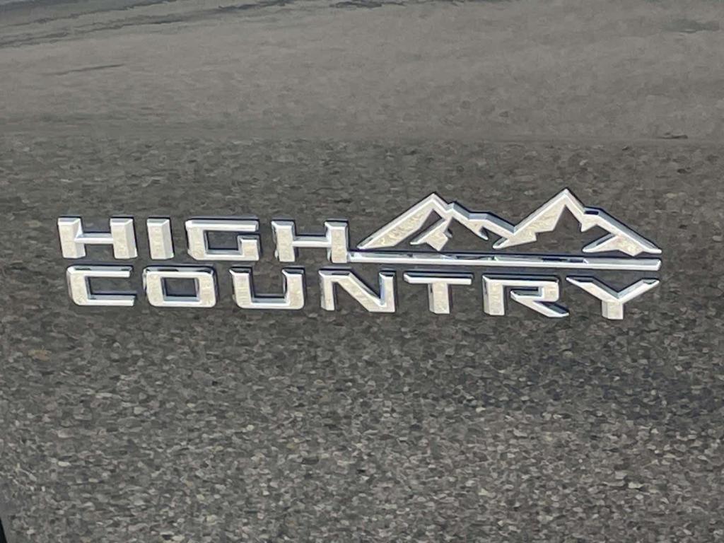 used 2023 Chevrolet Traverse car