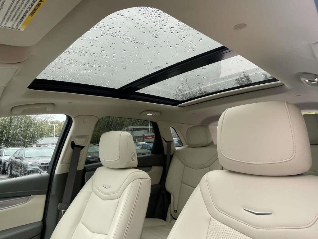 used 2024 Cadillac XT5 car