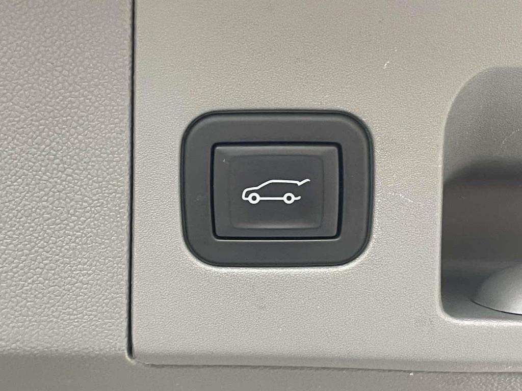 used 2024 Cadillac XT5 car