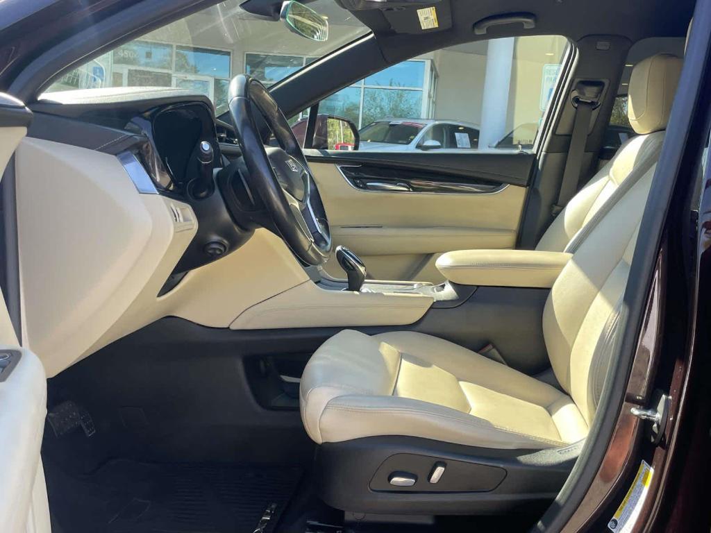 used 2018 Cadillac XT5 car