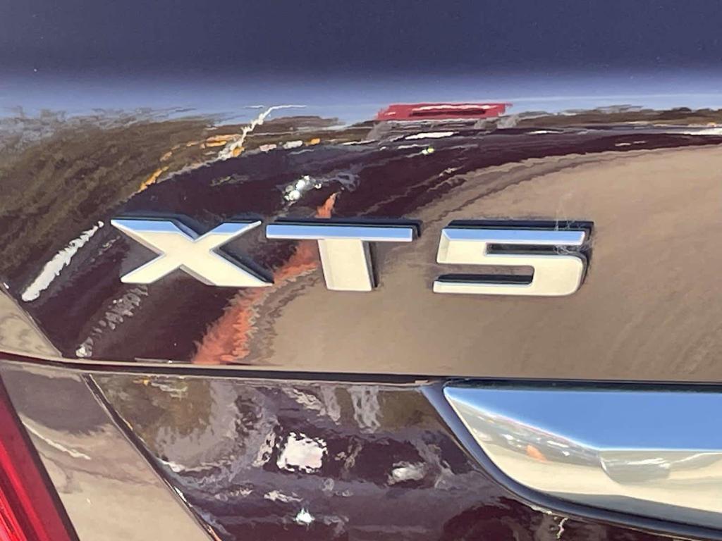 used 2018 Cadillac XT5 car