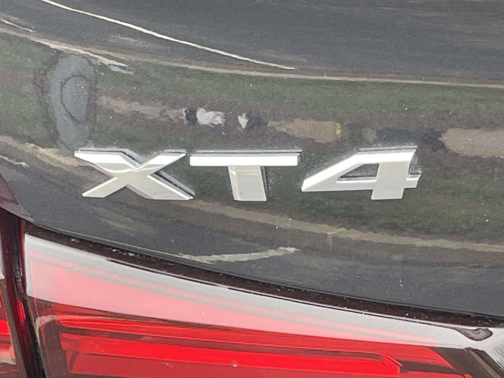 used 2022 Cadillac XT4 car