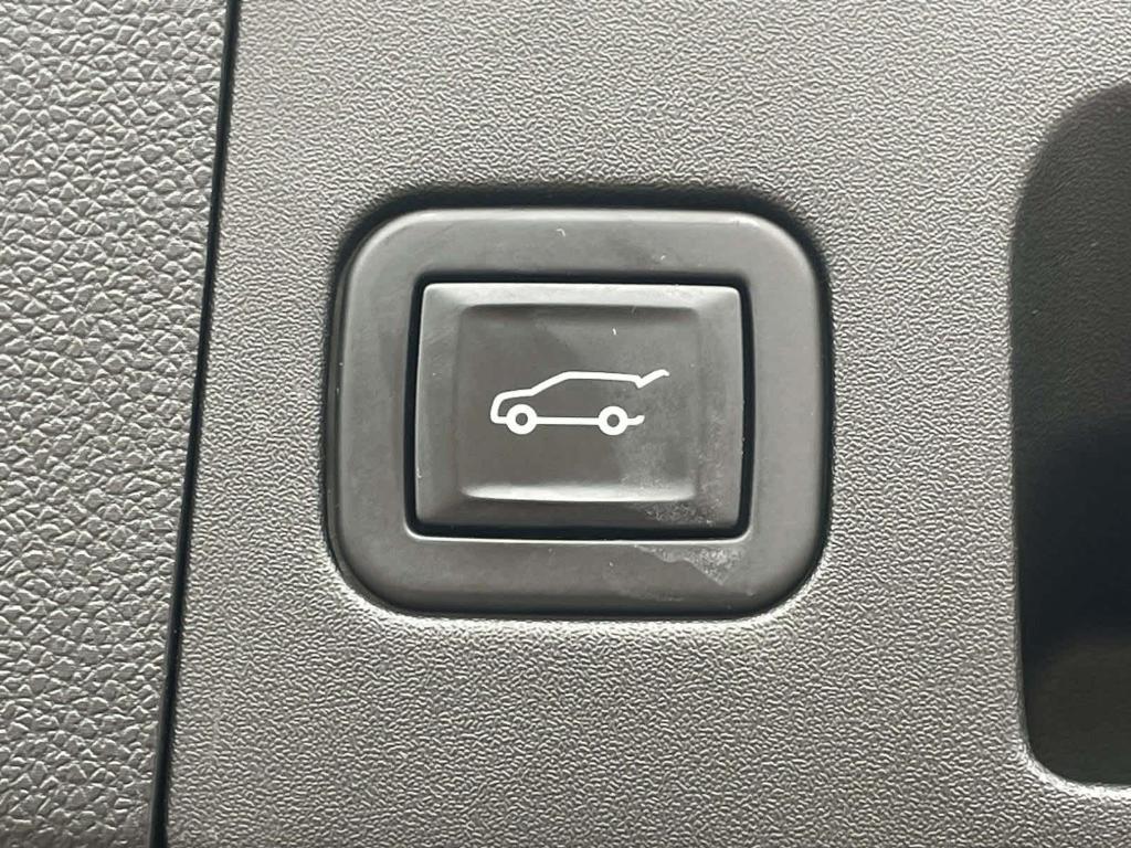 used 2022 Cadillac XT4 car