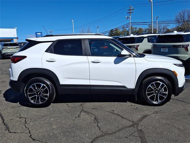 used 2024 Chevrolet TrailBlazer car, priced at $25,990