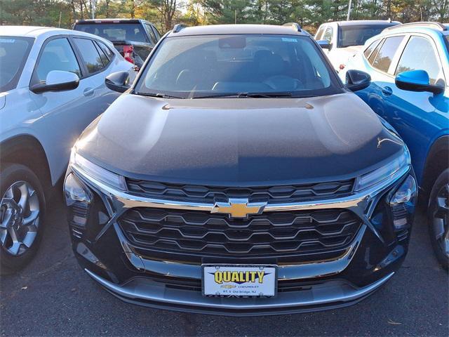 new 2025 Chevrolet Trax car