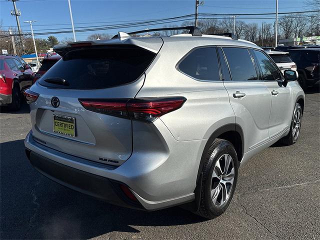 used 2022 Toyota Highlander car, priced at $34,887