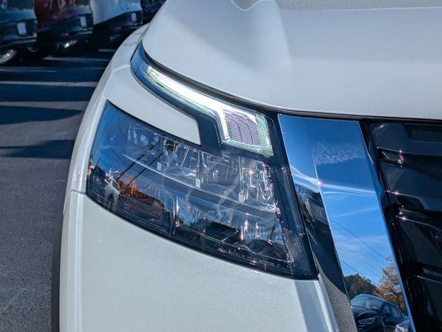 new 2025 Nissan Pathfinder car, priced at $35,583