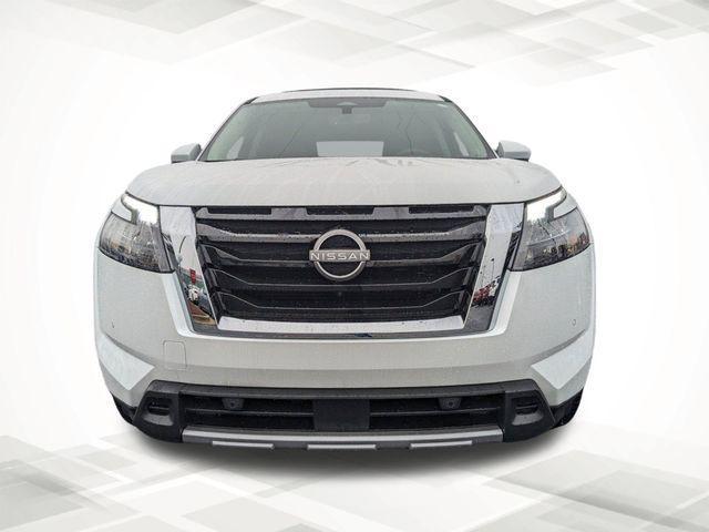 new 2025 Nissan Pathfinder car, priced at $43,858