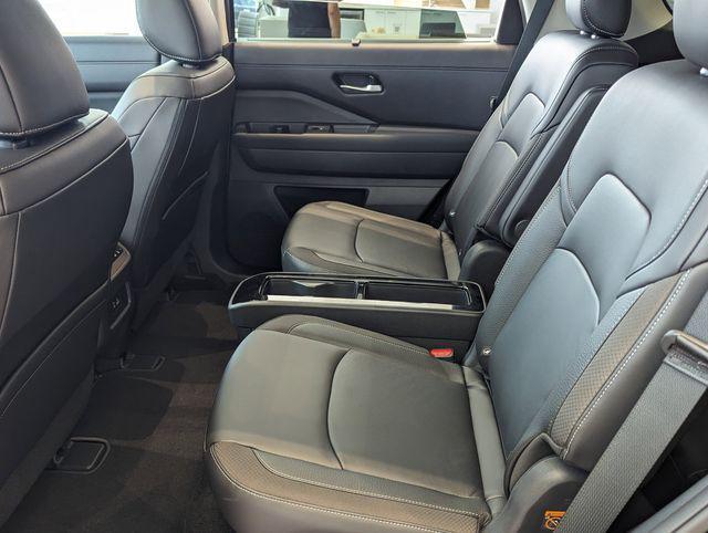 new 2025 Nissan Pathfinder car, priced at $43,765