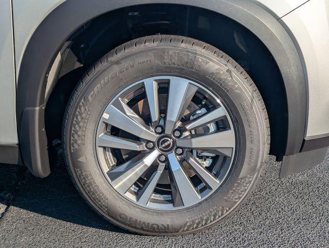 new 2025 Nissan Pathfinder car, priced at $35,821