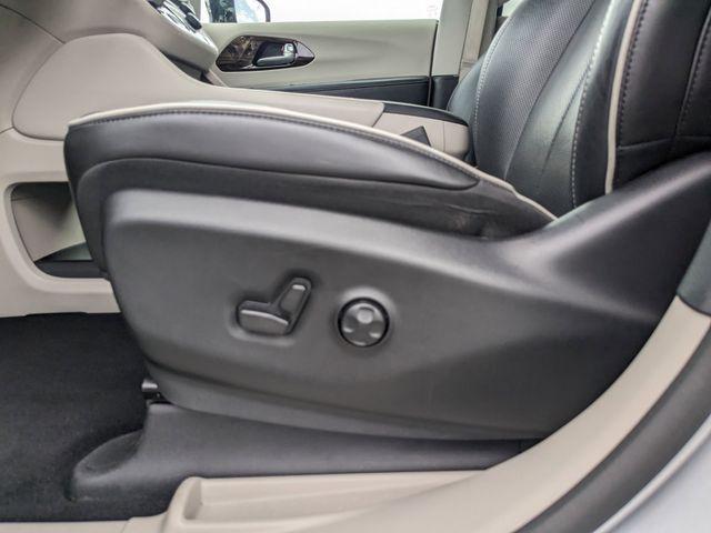used 2023 Chrysler Pacifica Hybrid car, priced at $29,999