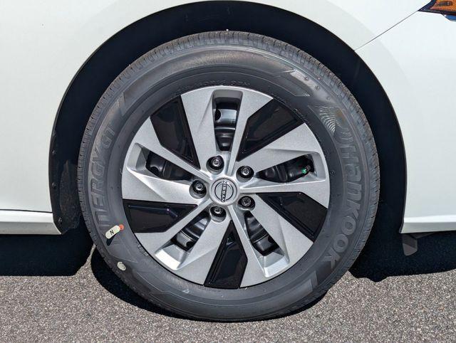 new 2025 Nissan Altima car, priced at $25,415