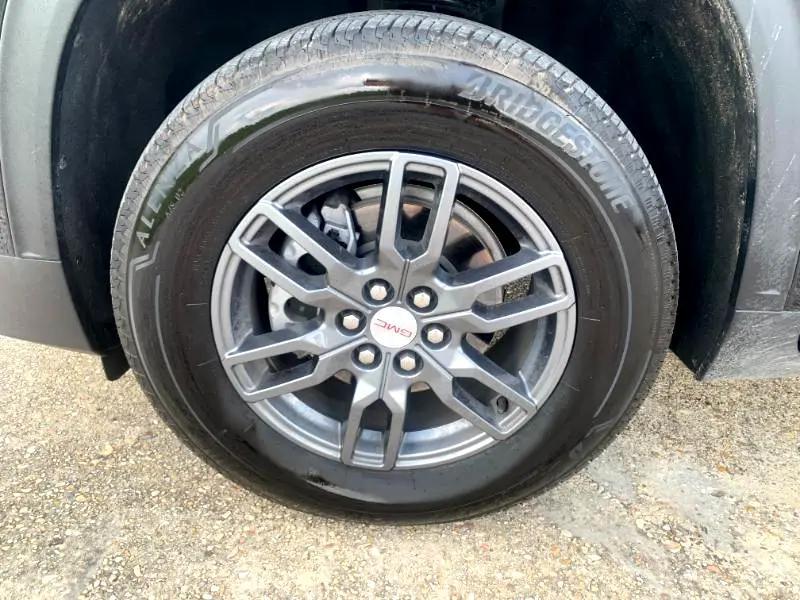 used 2025 GMC Acadia car, priced at $36,875