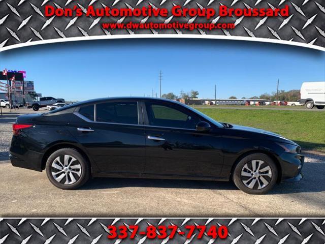 used 2022 Nissan Altima car, priced at $19,999