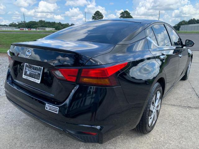 used 2022 Nissan Altima car, priced at $21,999