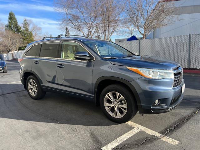 used 2015 Toyota Highlander car, priced at $18,995
