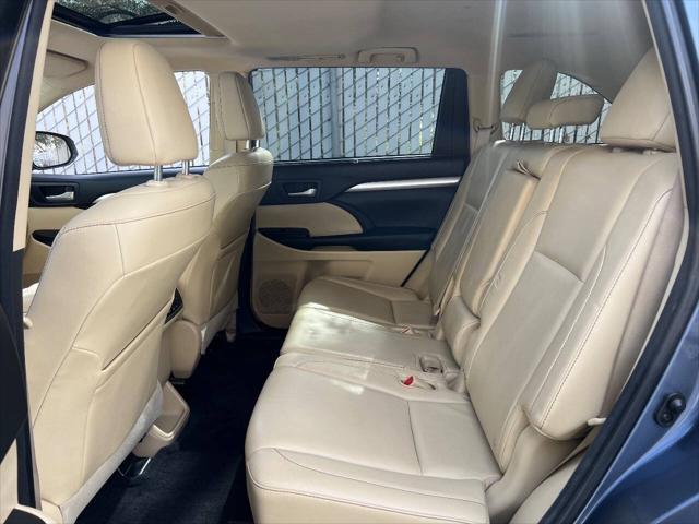 used 2015 Toyota Highlander car, priced at $18,995