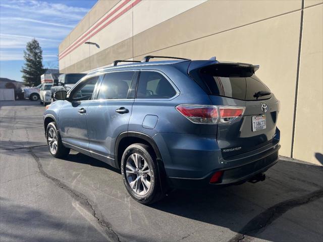 used 2015 Toyota Highlander car, priced at $18,995