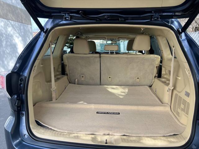 used 2015 Toyota Highlander car, priced at $18,995