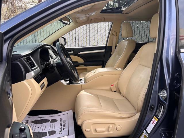 used 2015 Toyota Highlander car, priced at $18,995