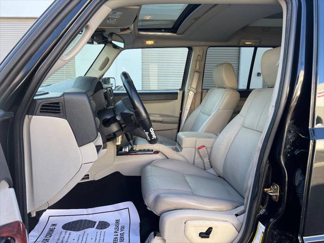 used 2007 Jeep Commander car, priced at $10,995