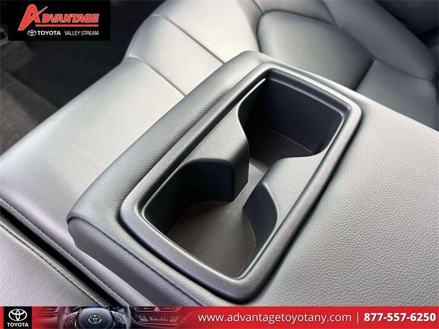 used 2024 Toyota Highlander car, priced at $40,999