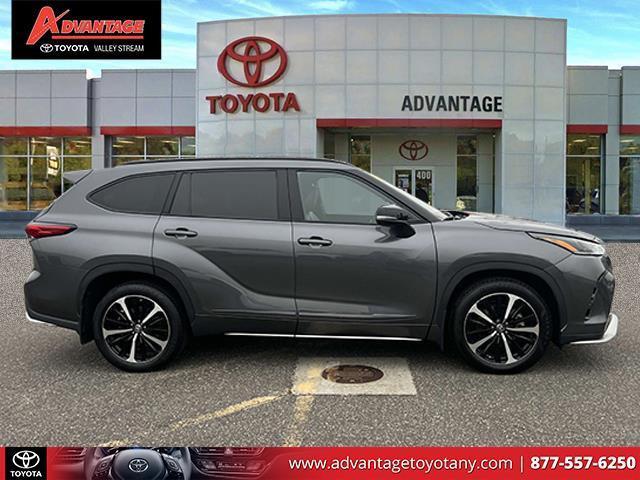 used 2022 Toyota Highlander car, priced at $37,788