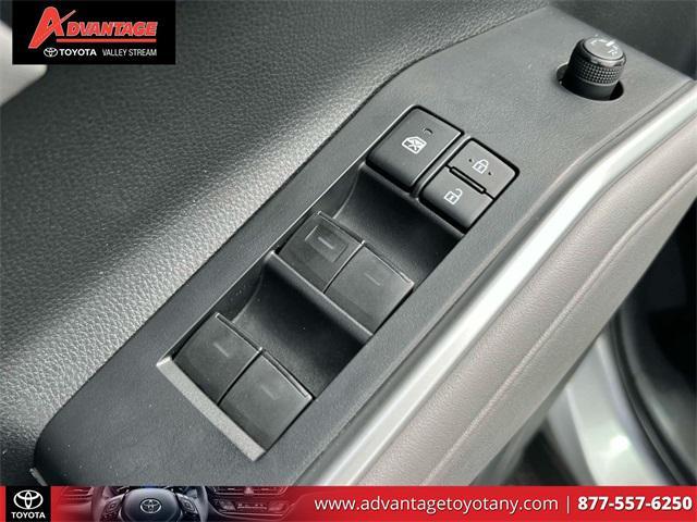 used 2021 Toyota Highlander car, priced at $31,159