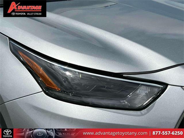 used 2021 Toyota Highlander car, priced at $31,159