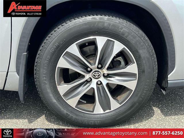 used 2021 Toyota Highlander car, priced at $31,159