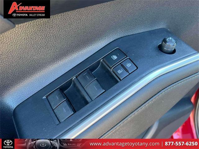 used 2020 Toyota Highlander car, priced at $31,629