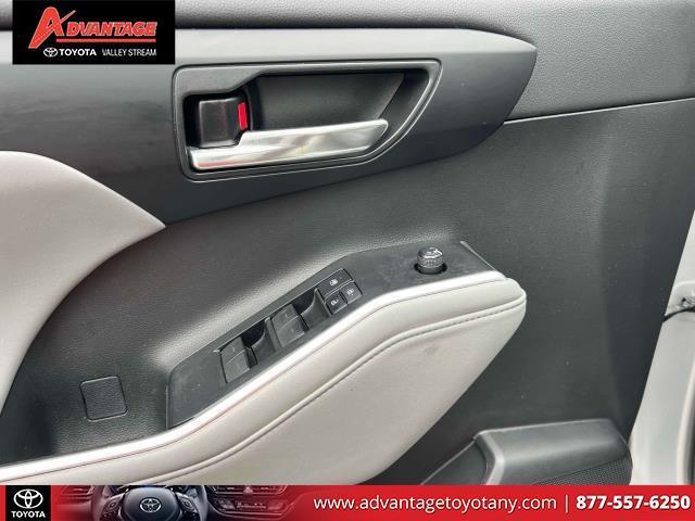 used 2021 Toyota Highlander car, priced at $33,799