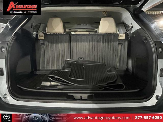 used 2020 Toyota Highlander car, priced at $30,998