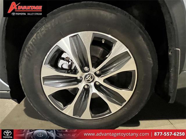 used 2020 Toyota Highlander car, priced at $30,998
